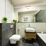 아파트 Sleepway Apartments- Garbary 100-46 포즈난