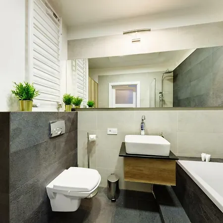 شقة Sleepway Apartments- Garbary 100-46 بوزنان