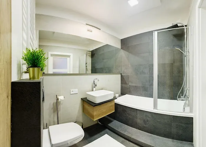 Апартаменты Sleepway Apartments- Garbary 100-46 Познань